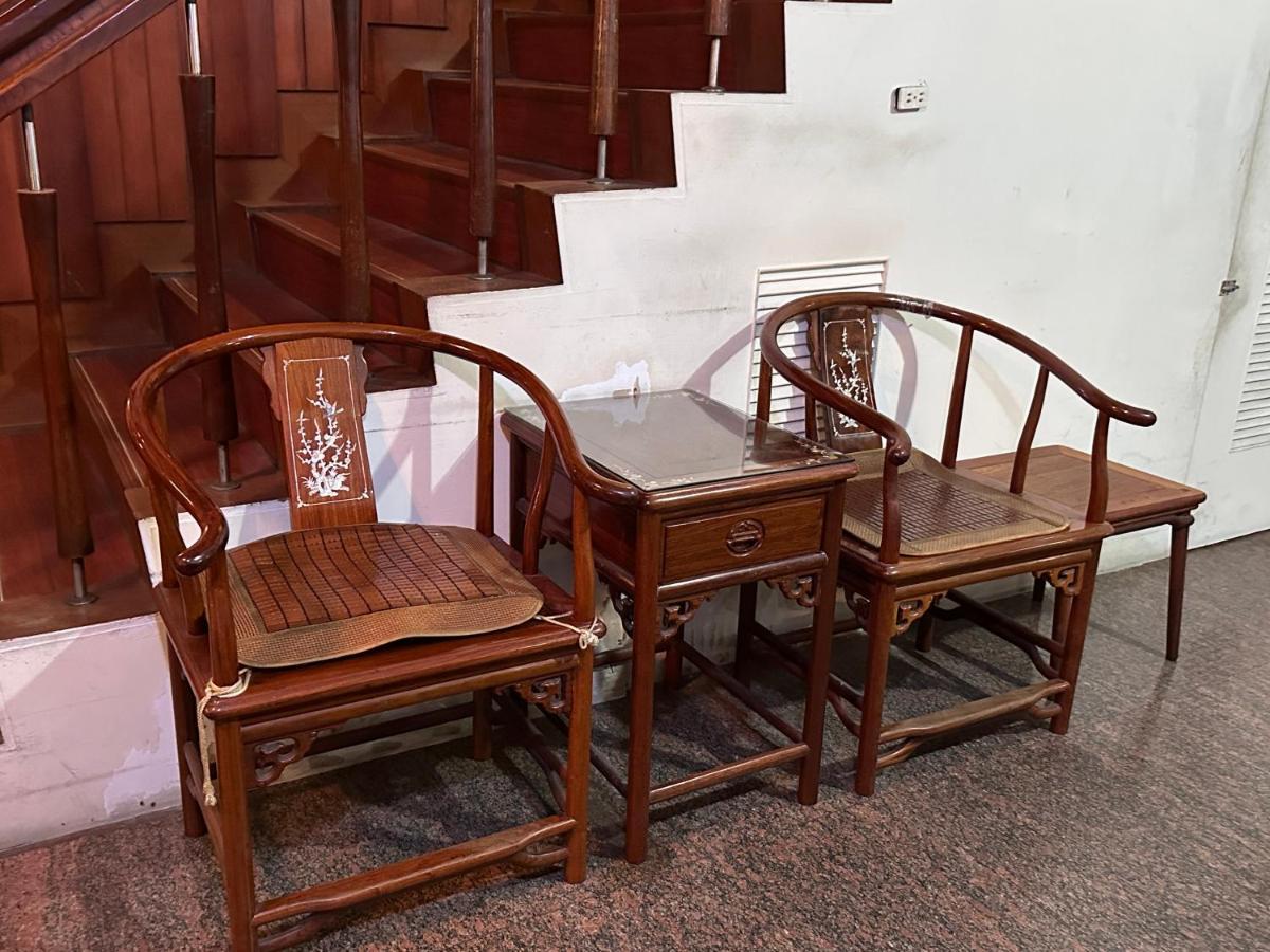 Hotel 丸松商旅 Miaoli Esterno foto