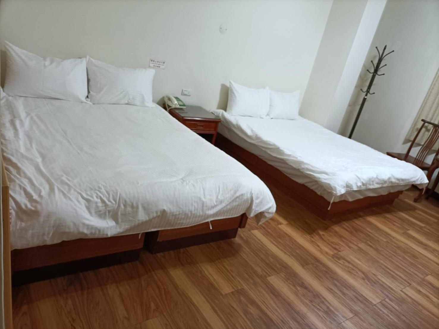 Hotel 丸松商旅 Miaoli Esterno foto