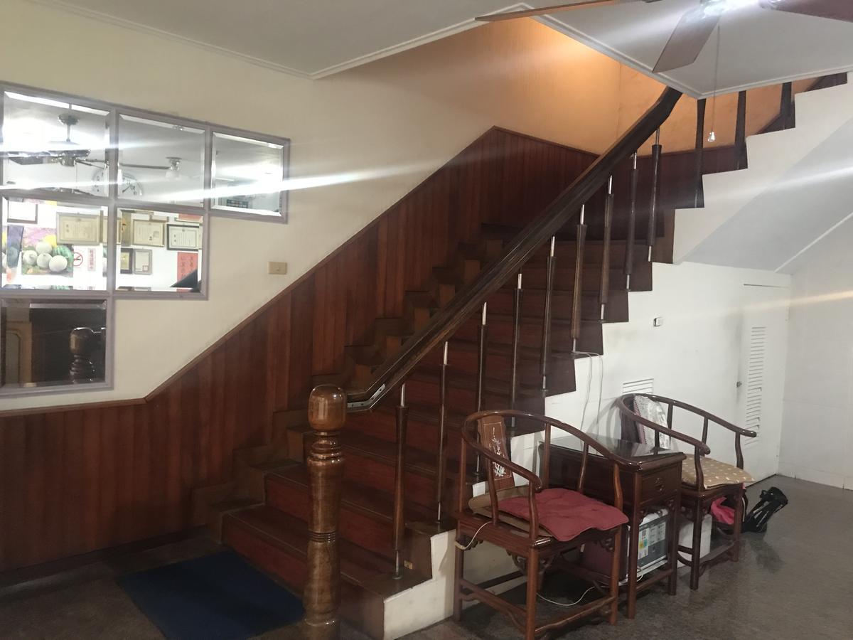 Hotel 丸松商旅 Miaoli Esterno foto